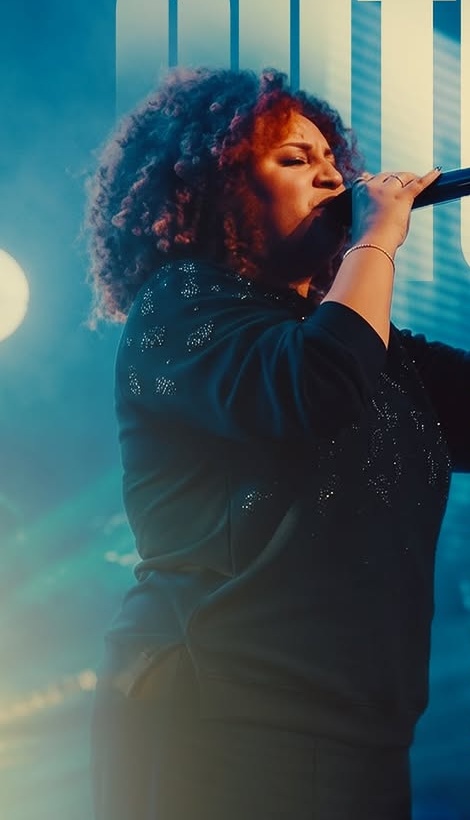 Juliane Nogueira e banda
